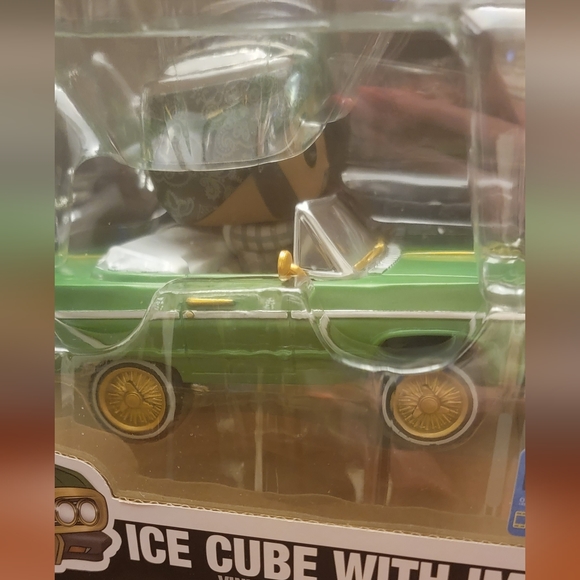 Funko pop rides Ice Cube in Impala - Picture 2 of 3